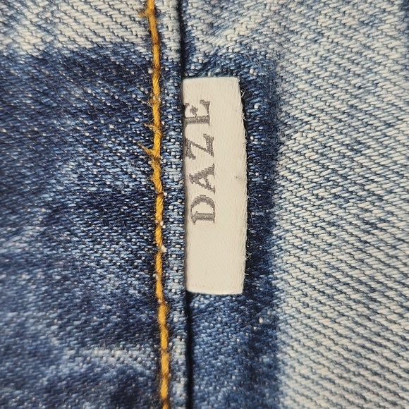 Daze Distressed jeans in great condition! - Picture 7 of 12